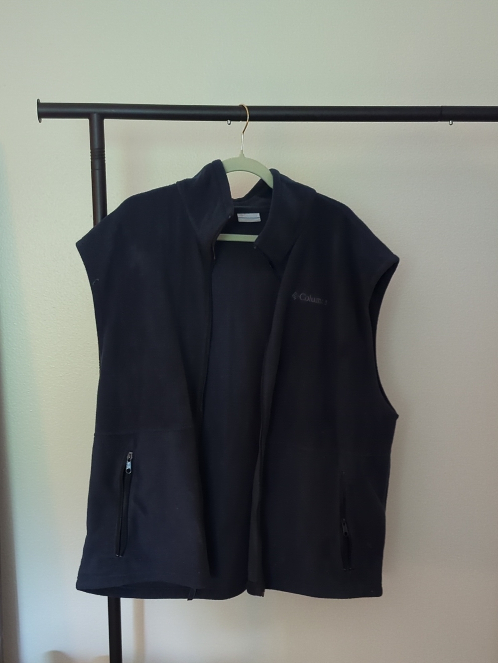 Columbia Navy Sleeveless Fleece Vest with Zip Pockets